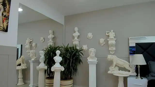 Snapshot of emilio_brandon chatting on November 21, 10:14 am emilio brandon online show from November 21, 10:14 am