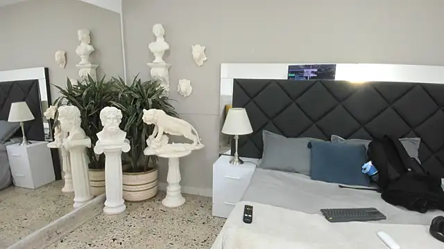 Snapshot of emilio_brandon chatting on December 1, 9:47 am emilio brandon online show from December 1, 9:47 am