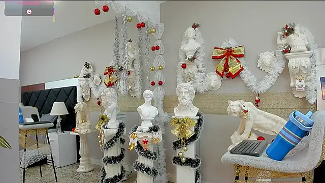 Snapshot of emilio_brandon chatting on December 5, 11:30 am emilio brandon online show from December 5, 11:30 am