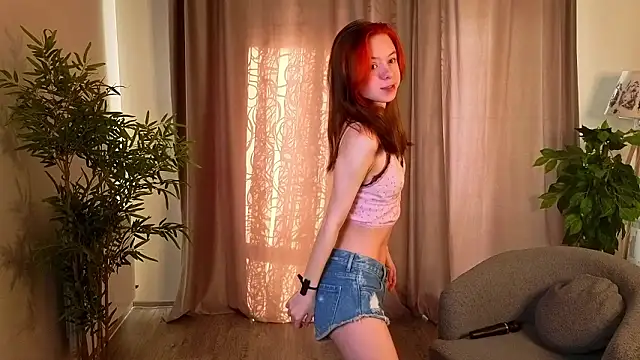 TiannaBorlace online show from March 26, 2:39 am
