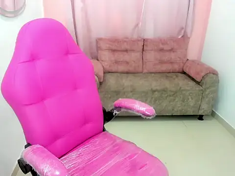 Emiss Jones online show from October 30, 1:34 pm