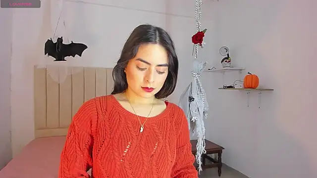 sashaa petit online show from October 20, 11:10 am