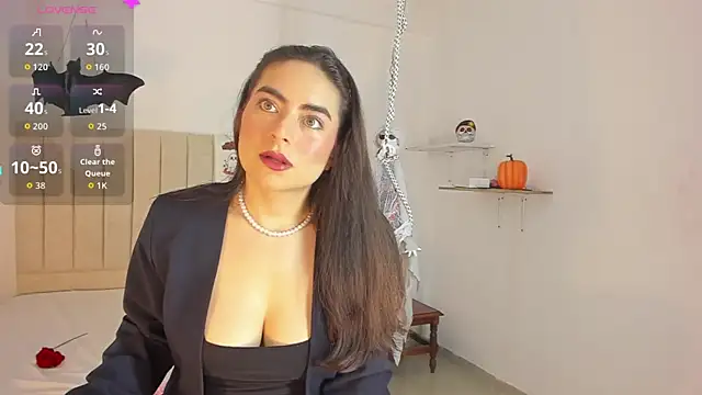 sashaa petit online show from November 1, 11:12 am