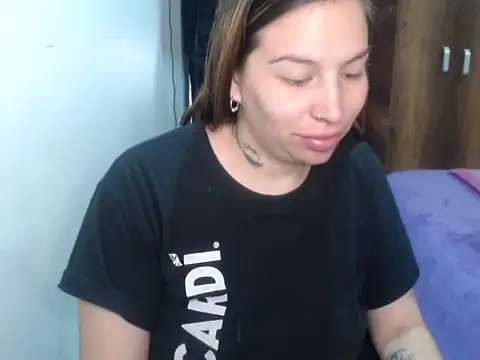 Snapshot of cloequeen15 chatting on February 17, 3:19 pm cloequeen15 online show from February 17, 3:19 pm