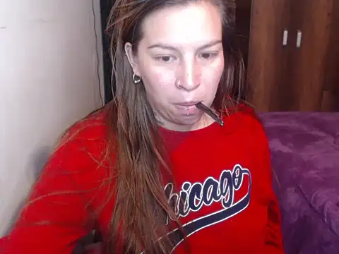 Snapshot of cloequeen15 chatting on March 7, 2:08 am cloequeen15 online show from March 7, 2:08 am