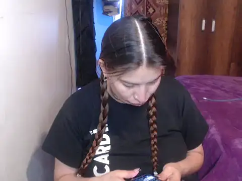 Snapshot of cloequeen15 chatting on March 15, 2:12 pm cloequeen15 online show from March 15, 2:12 pm