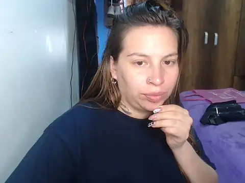 Snapshot of cloequeen15 chatting on March 30, 7:48 pm cloequeen15 online show from March 30, 7:48 pm