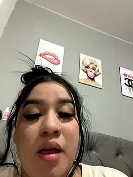 Aliciawhitee online show from November 10, 2:21 am