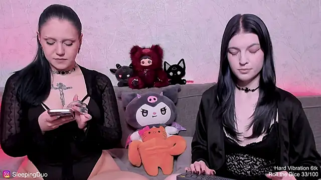 Threesomebabes online show from May 13, 4:15 pm