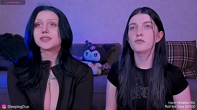 Threesomebabes online show from June 11, 7:23 pm
