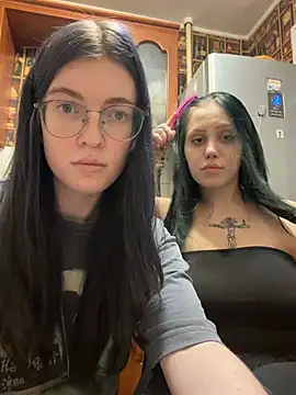 Threesomebabes online show from July 18, 7:17 pm