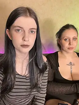 Threesomebabes online show from July 24, 6:17 pm