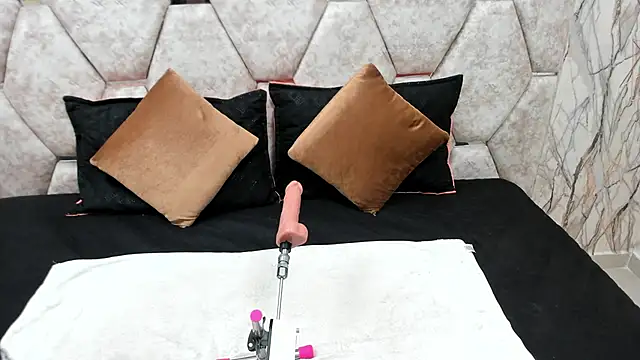 EXOTIC EBONY  online show from October 7, 12:46 pm