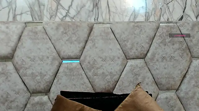 EXOTIC EBONY  online show from October 18, 7:25 pm