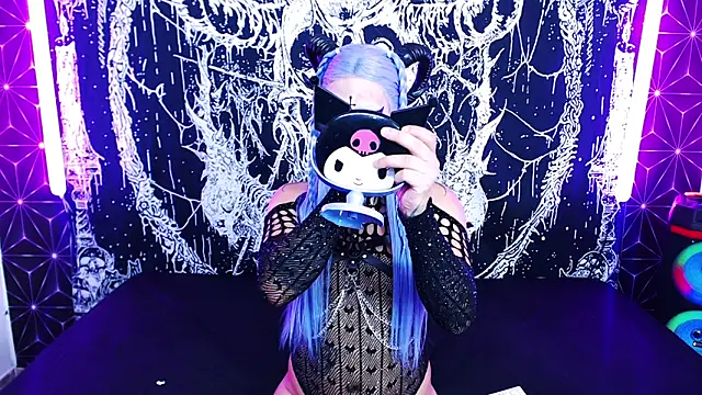 naomi satan online show from June 11, 10:30 pm