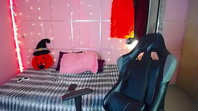 Justin gray  online show from October 21, 9:37 pm