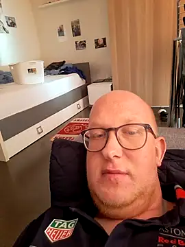 geilerd122 online show from October 18, 1:12 pm