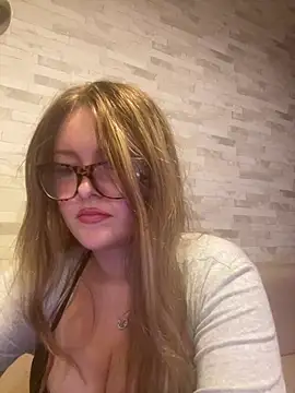 Snapshot of cherryrosealiee chatting on July 28, 2:13 pm cherryrosealiee online show from July 28, 2:13 pm
