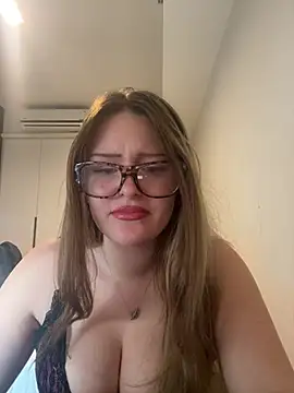 Snapshot of cherryrosealiee chatting on July 31, 10:14 am cherryrosealiee online show from July 31, 10:14 am