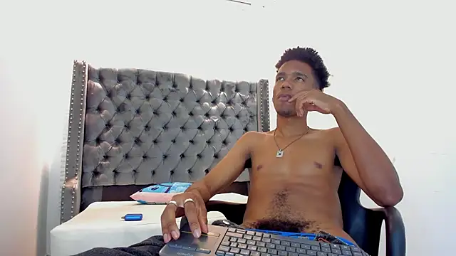 Snapshot of nero_reyd chatting on September 23, 7:28 pm nero reyd online show from September 23, 7:28 pm