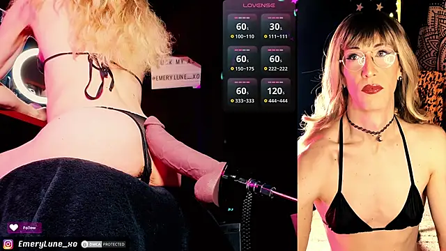 Snapshot of EmeryLune_xo chatting on March 25, 2:06 am EmeryLune xo online show from March 25, 2:06 am