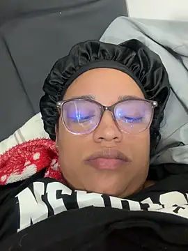 Snapshot of angels_evil chatting on December 1, 12:54 pm angels evil online show from December 1, 12:54 pm