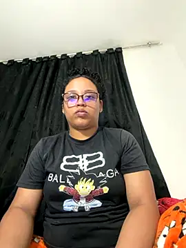 Snapshot of angels_evil chatting on December 4, 3:27 am angels evil online show from December 4, 3:27 am