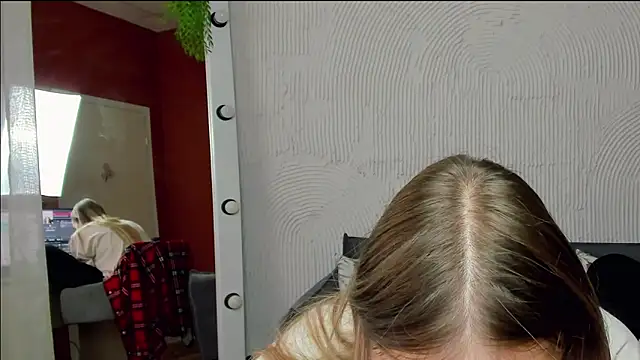 Snapshot of Vel1ka chatting on September 21, 4:25 am Vel1ka online show from September 21, 4:25 am