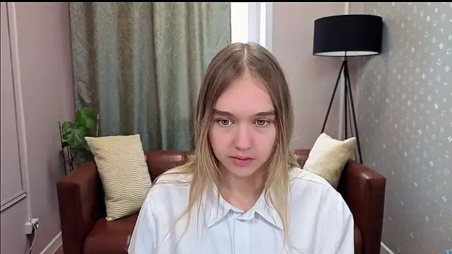 Snapshot of Vel1ka chatting on October 21, 7:42 am Vel1ka online show from October 21, 7:42 am