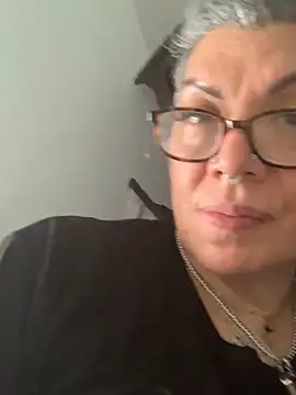 dieseldame1313 online show from December 26, 8:11 pm