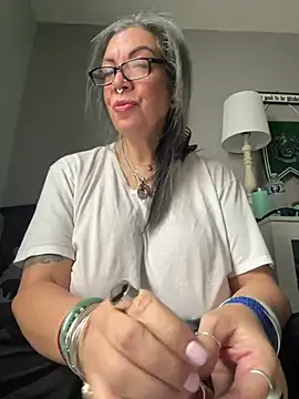 dieseldame1313 online show from January 6, 6:31 pm