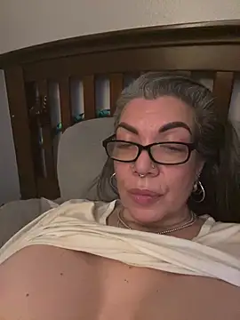 dieseldame1313 online show from January 20, 11:02 am