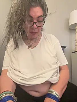 dieseldame1313 online show from January 24, 4:16 am