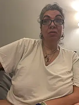 dieseldame1313 online show from February 9, 4:14 am