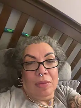 dieseldame1313 online show from February 12, 5:26 am