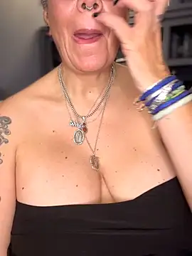 dieseldame1313 online show from February 2, 12:09 am