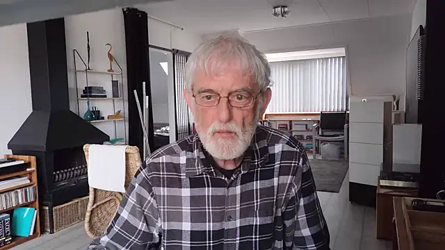 ewaldwillems99 online show from April 2, 2:37 pm