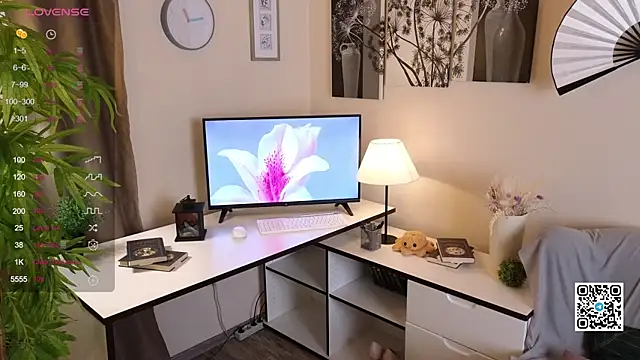 Bonnie Nunez online show from September 28, 10:04 pm