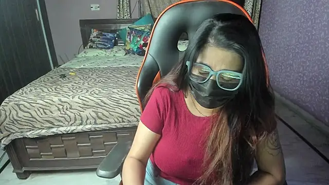 ShylaGill online show from October 26, 6:03 pm