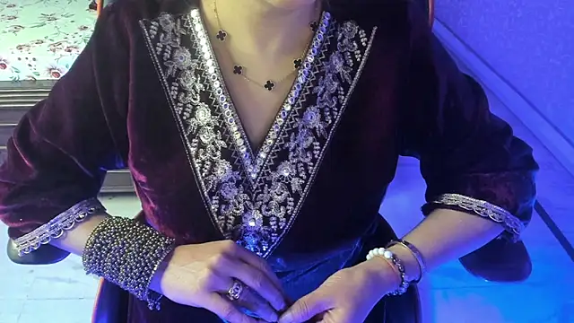 ShylaGill online show from December 5, 11:30 am