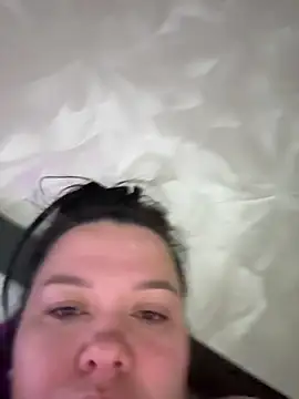 SunnyLeila2101 online show from May 15, 8:27 pm