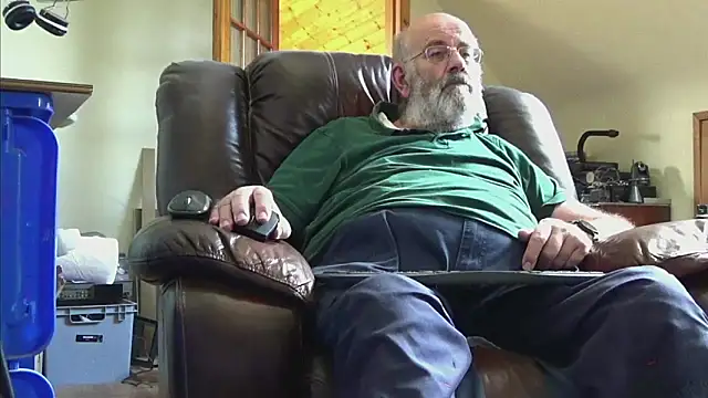 janzer13 online show from September 26, 1:04 pm