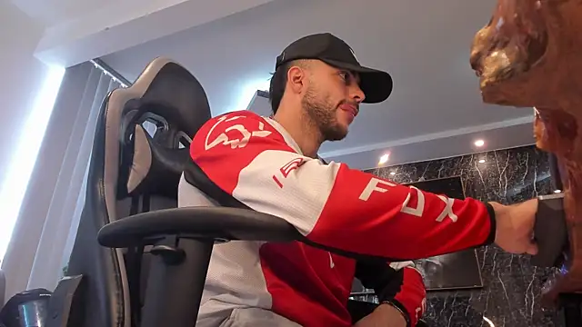 Camilo Watson online show from October 23, 2:49 pm