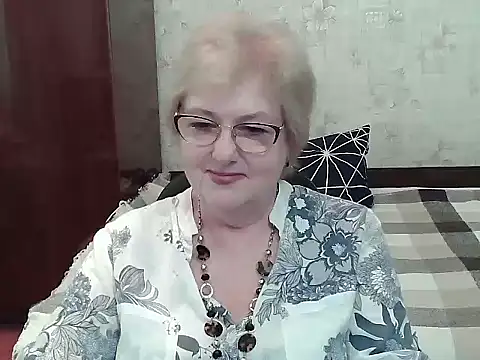 Renata62011 online show from July 11, 12:30 pm