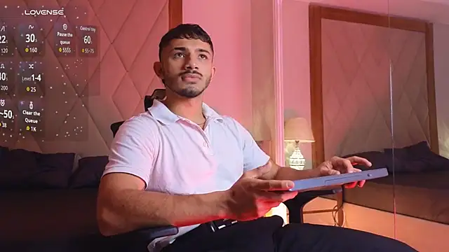 Snapshot of ArturoCardona_ chatting on February 14, 1:41 pm ArturoCardona online show from February 14, 1:41 pm