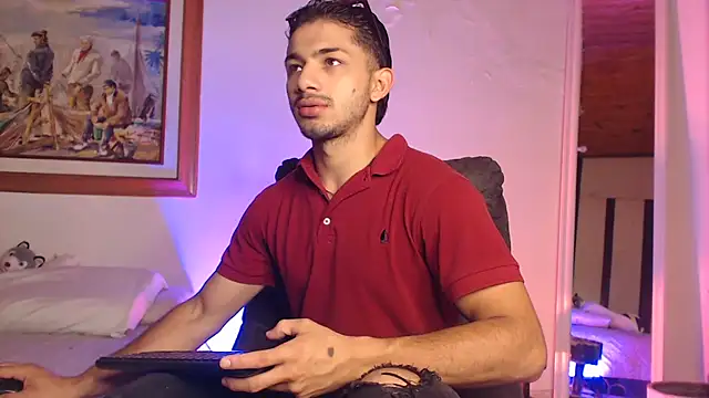 Snapshot of ArturoCardona_ chatting on March 18, 10:29 am ArturoCardona online show from March 18, 10:29 am