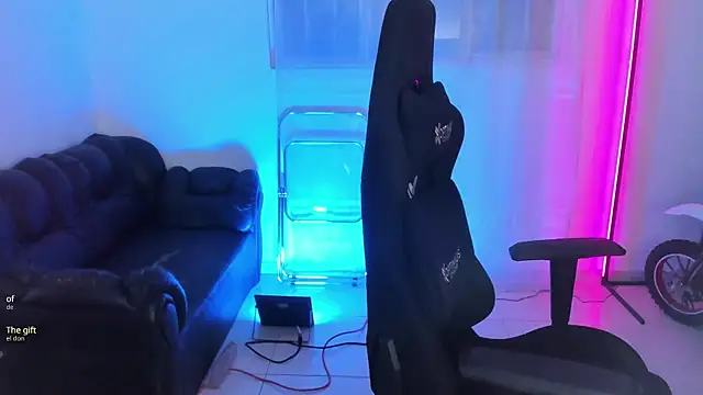 Snapshot of Aishelyng chatting on September 26, 12:25 am Aishelyng online show from September 26, 12:25 am