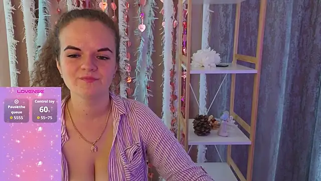 Snapshot of Luisa_Rosee chatting on September 25, 10:41 am Luisa Rosee online show from September 25, 10:41 am