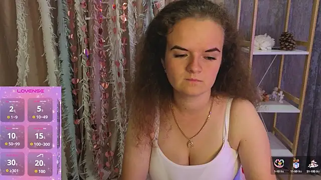 Snapshot of Luisa_Rosee chatting on September 28, 7:19 pm Luisa Rosee online show from September 28, 7:19 pm