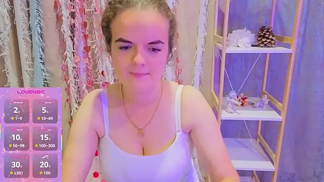 Snapshot of Luisa_Rosee chatting on October 8, 7:22 pm Luisa Rosee online show from October 8, 7:22 pm